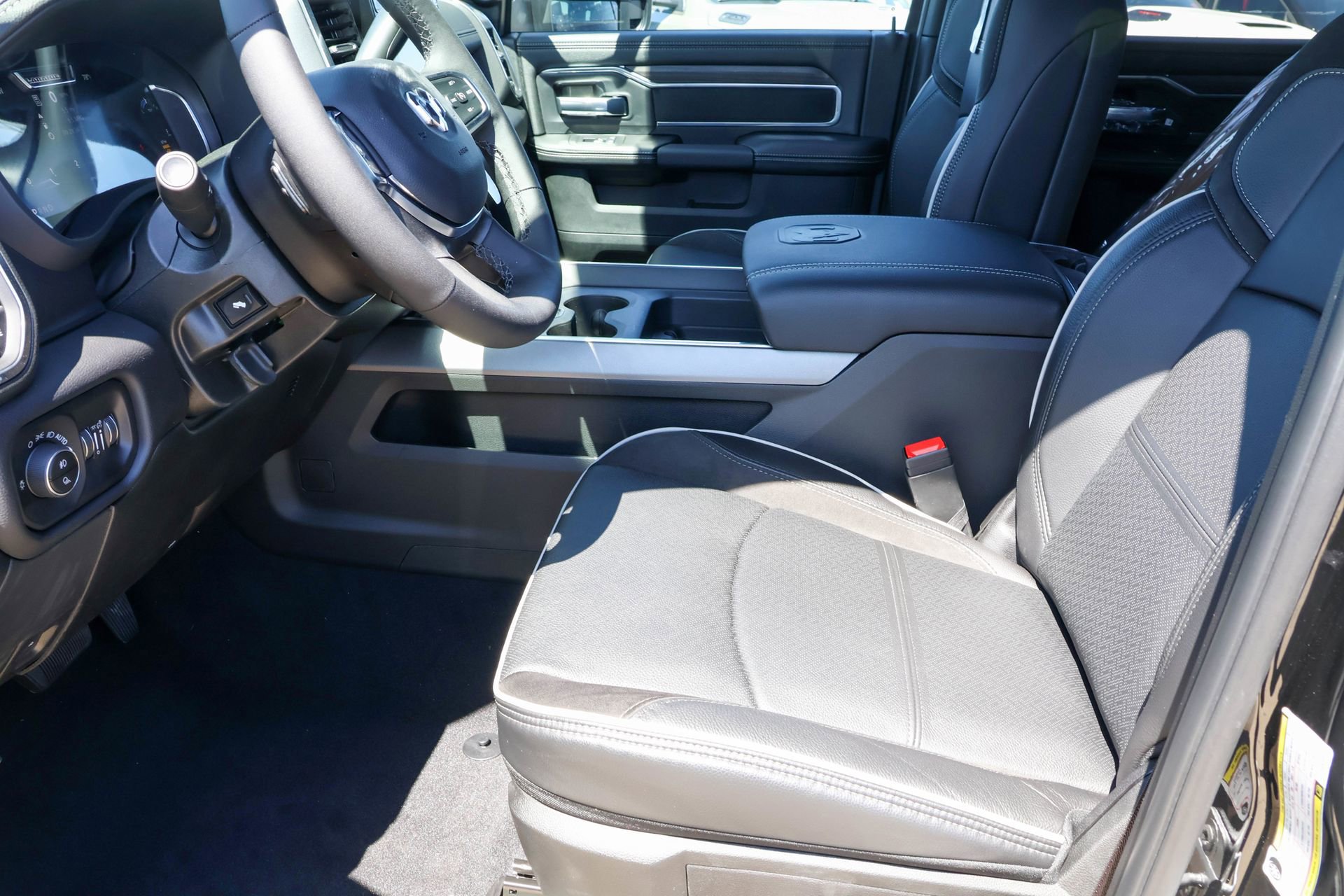 New 2026 RAM 3500 Laramie AWD/4WD image 4