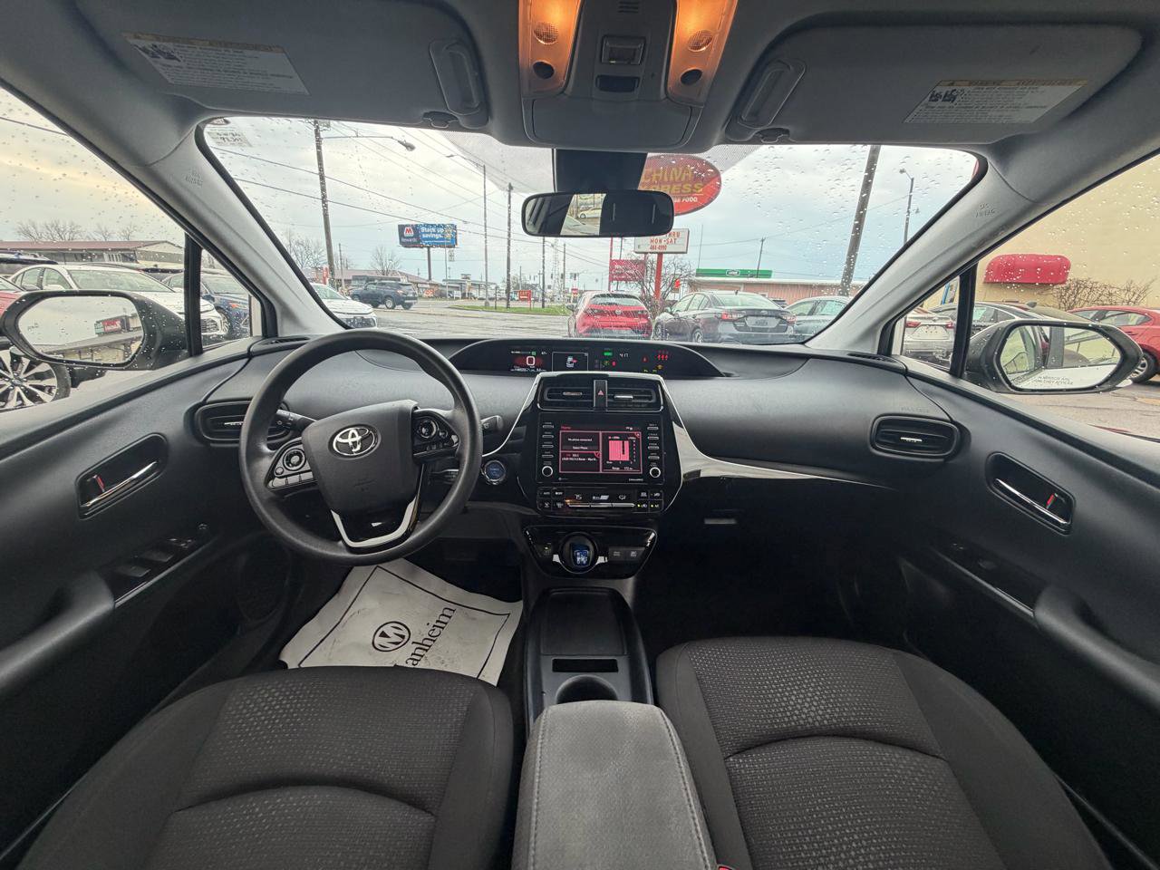 Used 2021 Toyota Prius LE FWD image 14