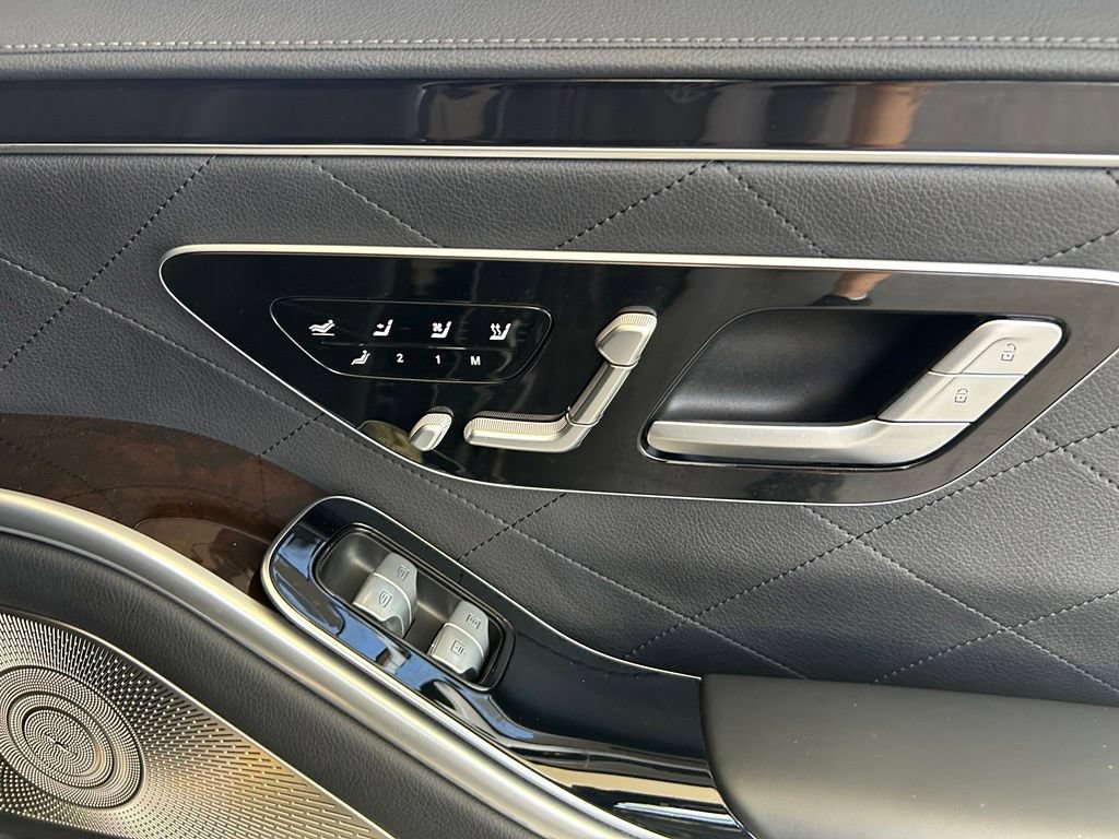 Used 2022 Mercedes-Benz S 580 4MATIC Sedan w/ Rear Seat Package image 32