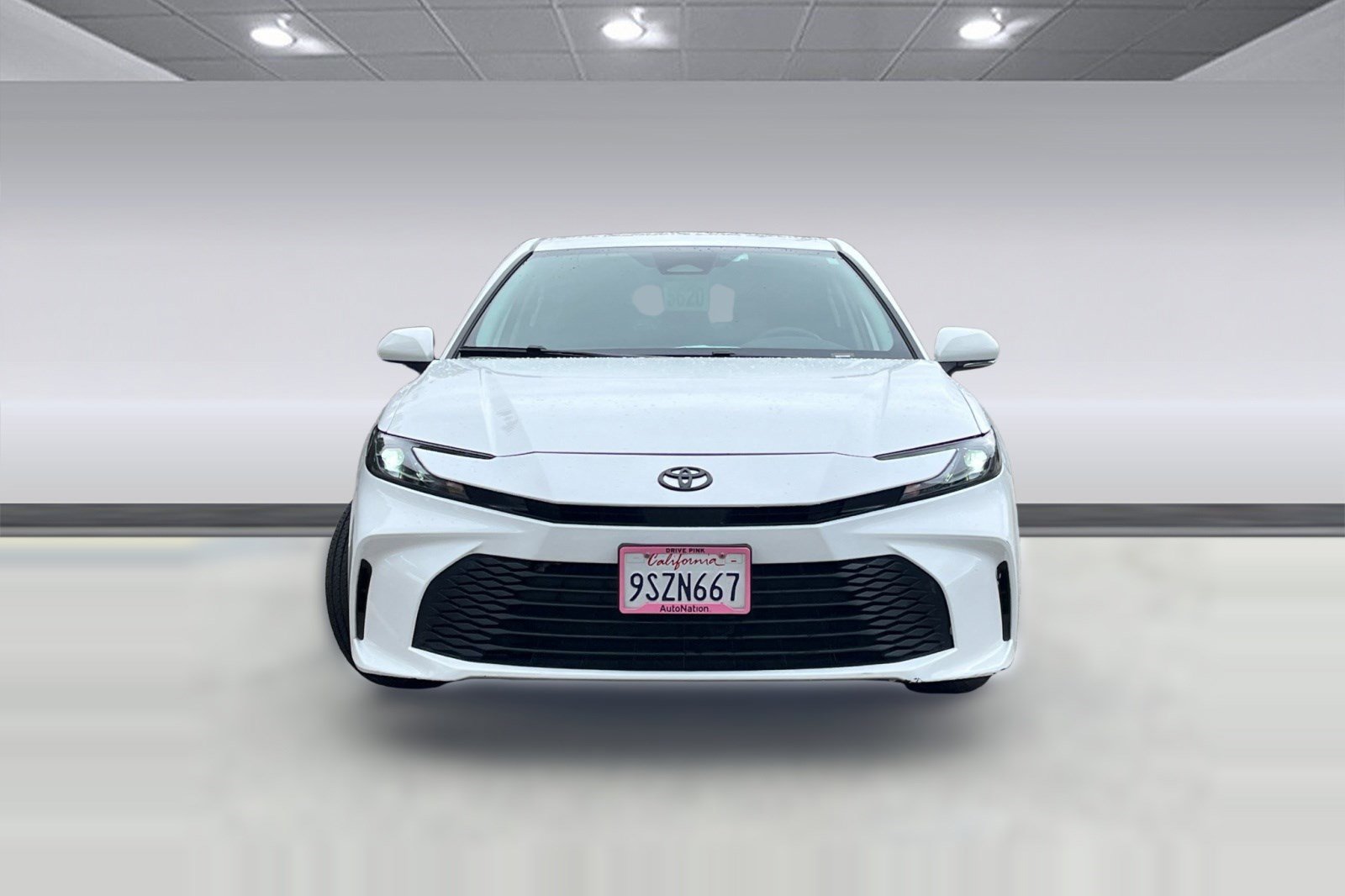 Used 2025 Toyota Camry LE w/ Convenience Package FWD image 4