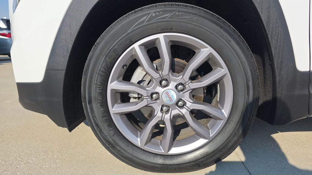 Used 2024 GMC Terrain SLT image 10