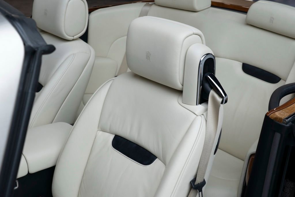 Used 2010 Rolls-Royce Phantom Drophead Coupe image 14