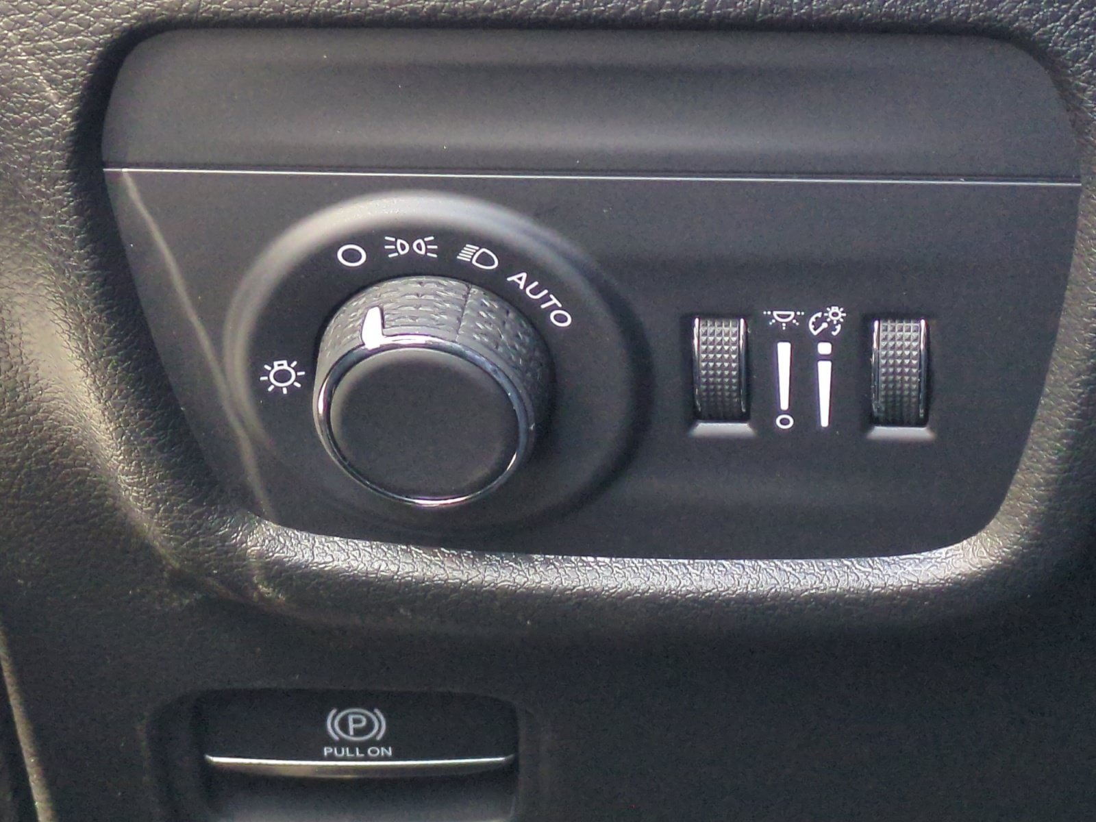 New 2026 Jeep Grand Cherokee Altitude AWD/4WD image 31