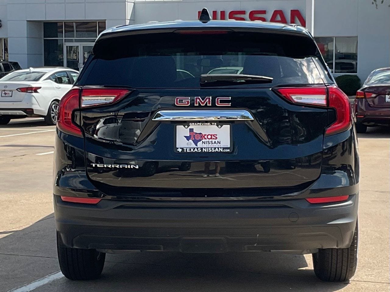 Used 2024 GMC Terrain SLE FWD image 5