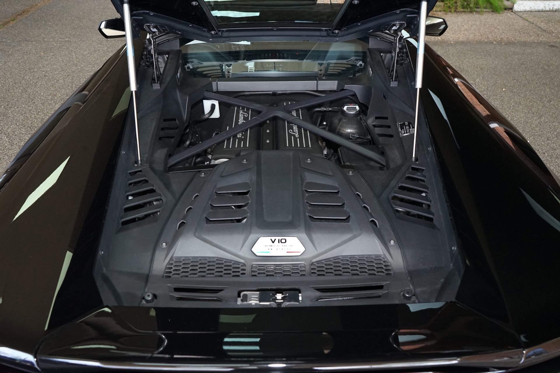 Used 2021 Lamborghini Huracan EVO image 27