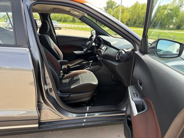 Used 2020 Nissan Kicks SR FWD image 20