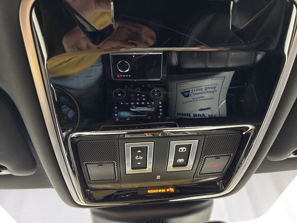 Used 2019 Land Rover Range Rover Velar R-Dynamic HSE image 22