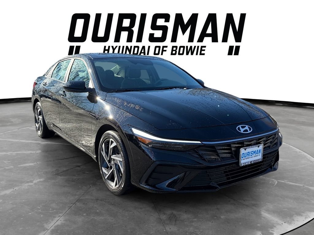 Certified 2025 Hyundai Elantra SEL image 1