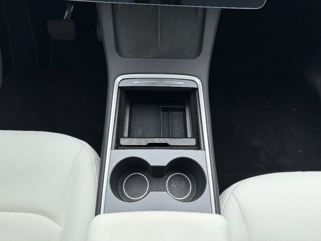 Used 2024 Tesla Model Y Long Range AWD/4WD image 27