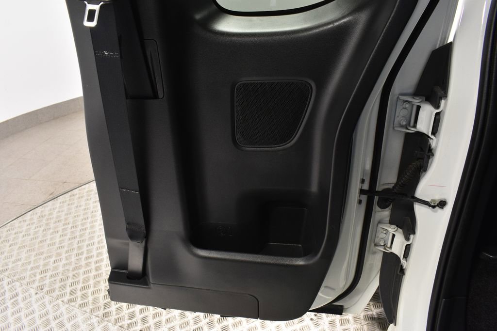 Used 2024 Nissan Frontier S w/ Technology Package image 26