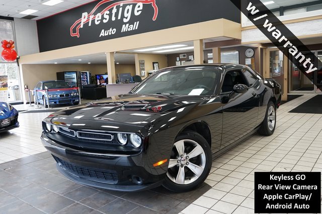 Used 2019 Dodge Challenger SXT image 1