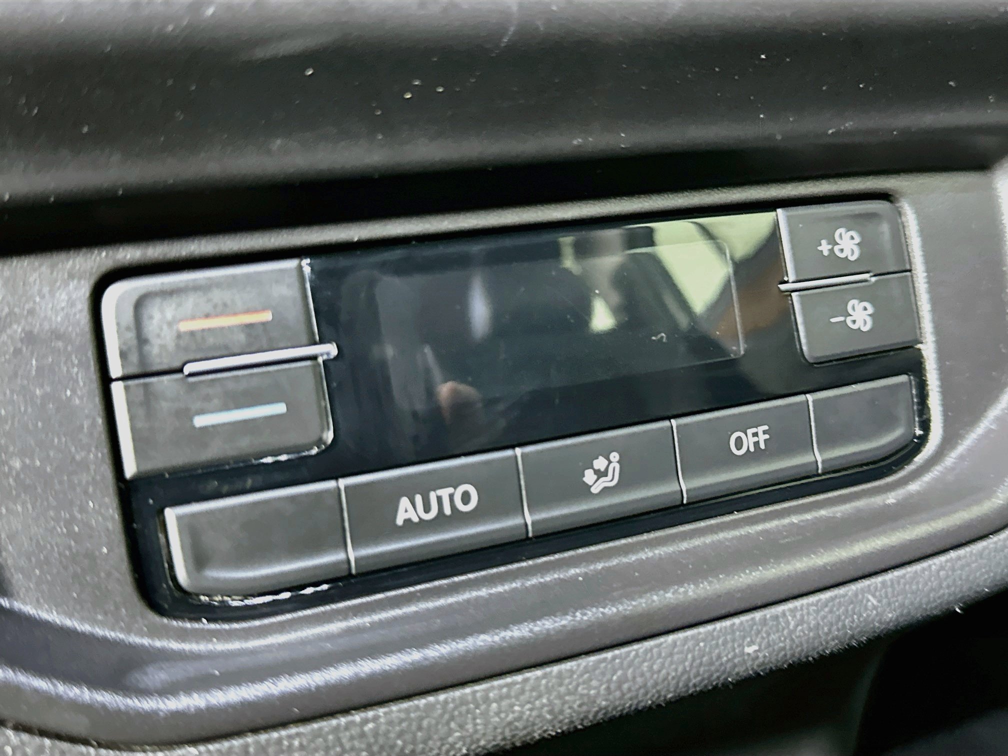 Used 2025 Volkswagen Atlas SE FWD image 26