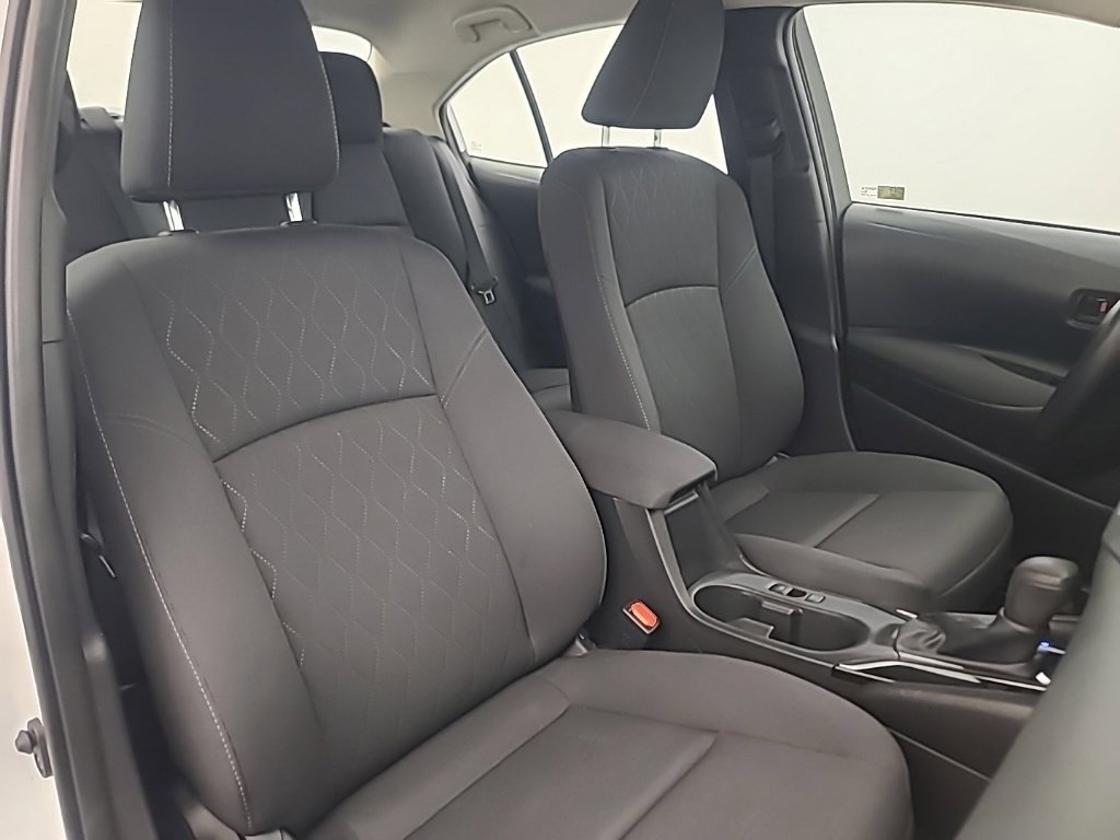 Used 2025 Toyota Corolla LE FWD image 17