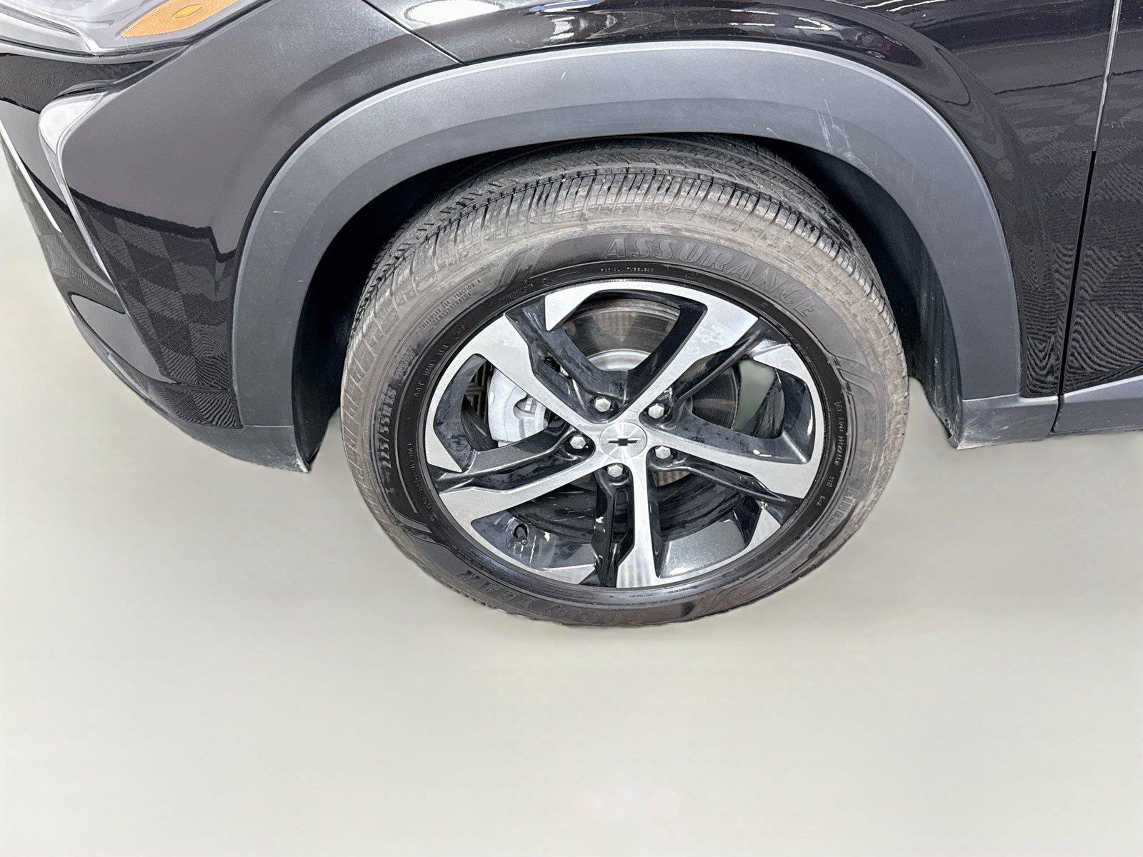 Used 2025 Chevrolet Trax RS w/ Driver Confidence Package FWD image 23