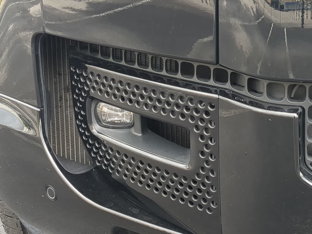 Certified 2025 Land Rover Defender 110 V8 AWD/4WD image 11