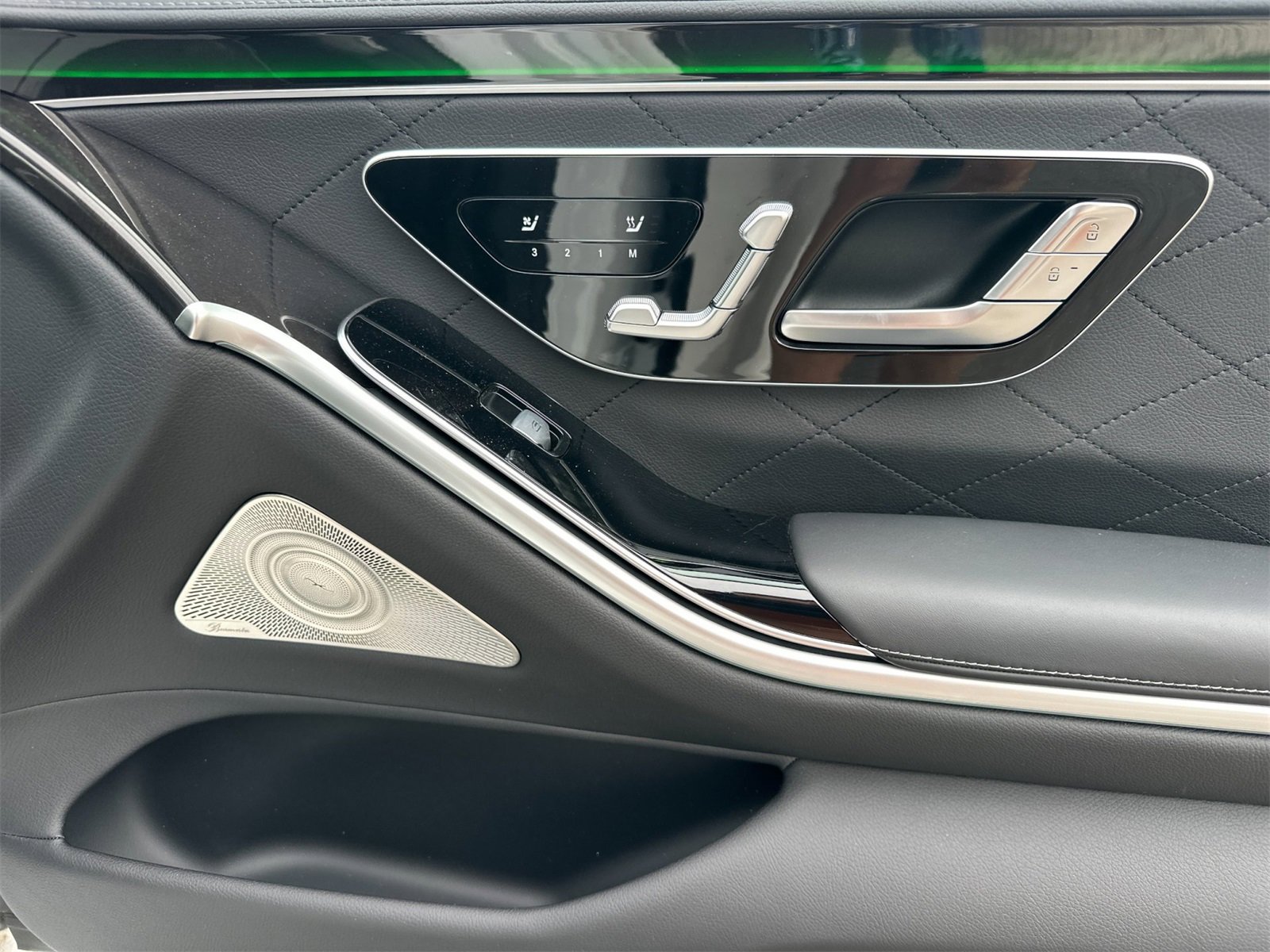 Used 2024 Mercedes-Benz S 580 S 580 image 18