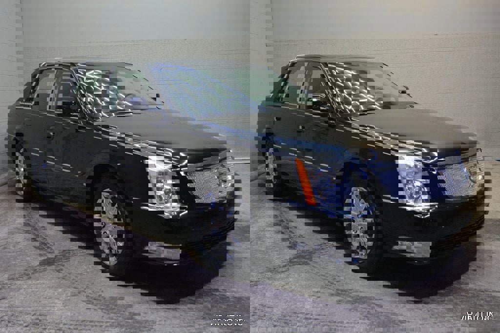 Used 2010 Cadillac DTS Premium w/ Driver Awareness Package image 1