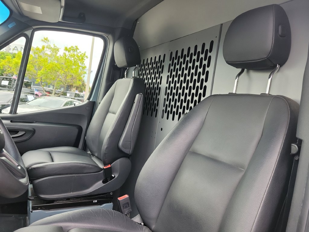 Used 2023 Mercedes-Benz Sprinter 2500 image 21