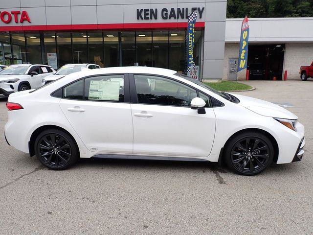 Certified 2026 Toyota Corolla SE w/ SE Premium Package AWD/4WD image 2
