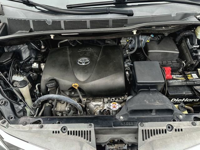 Used 2019 Toyota Sienna XLE image 12