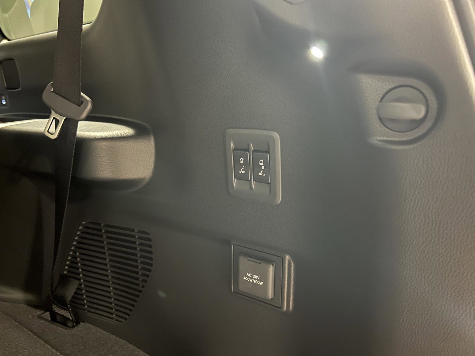 Used 2026 Lexus GX 550 w/ Cold Area Package image 39