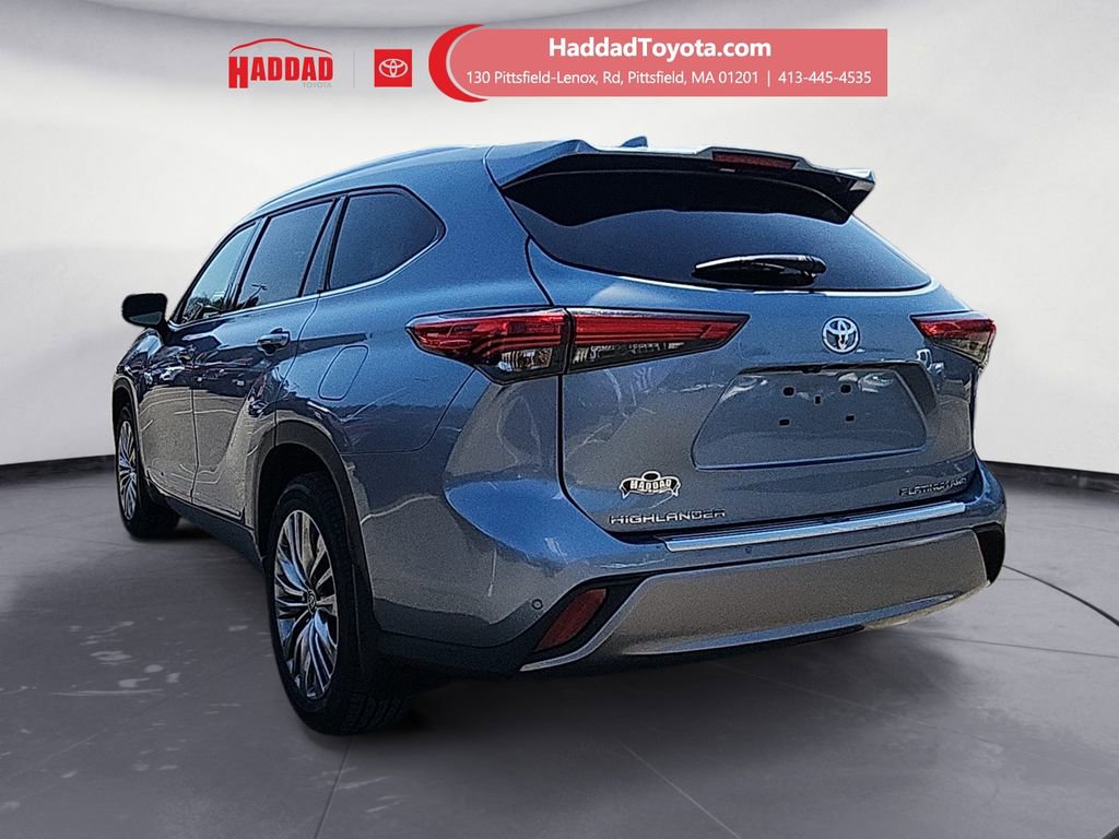 Used 2022 Toyota Highlander Platinum image 3