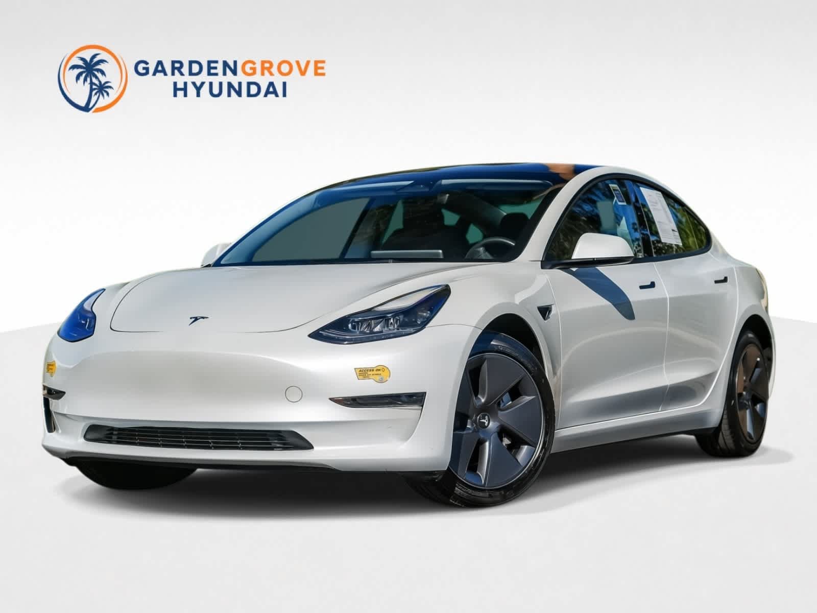 Used 2023 Tesla Model 3 Standard Range RWD image 1
