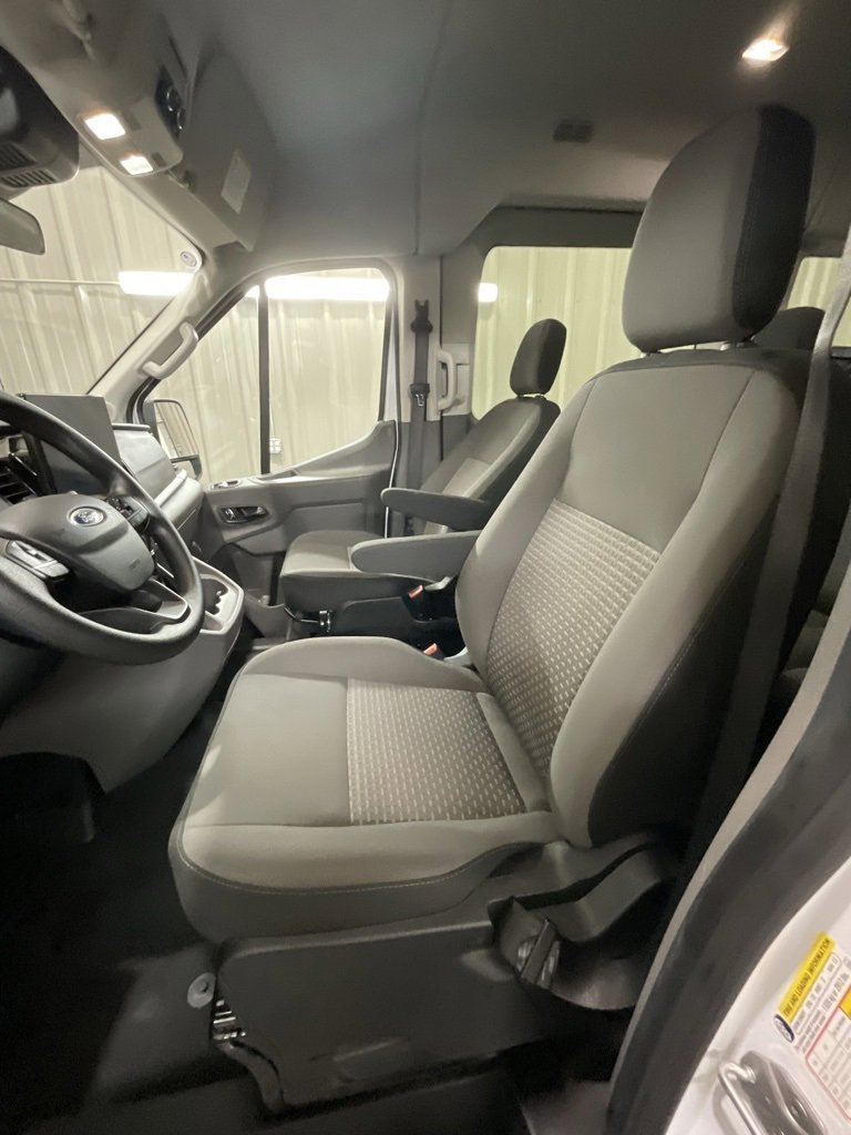 Used 2025 Ford Transit 350 XLT image 9