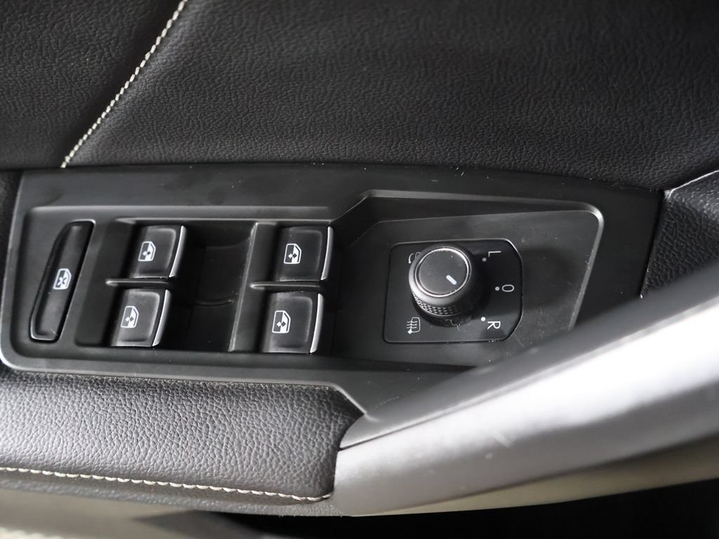 Used 2023 Volkswagen Tiguan SEL R-Line AWD/4WD image 38