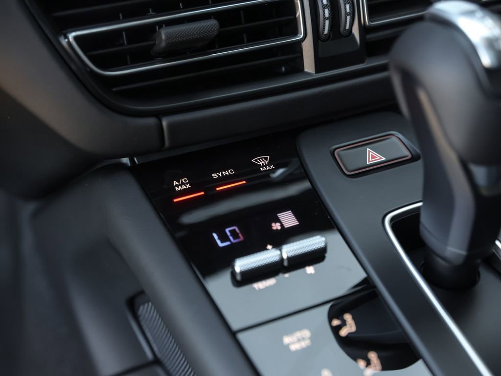 Certified 2025 Porsche Macan image 25