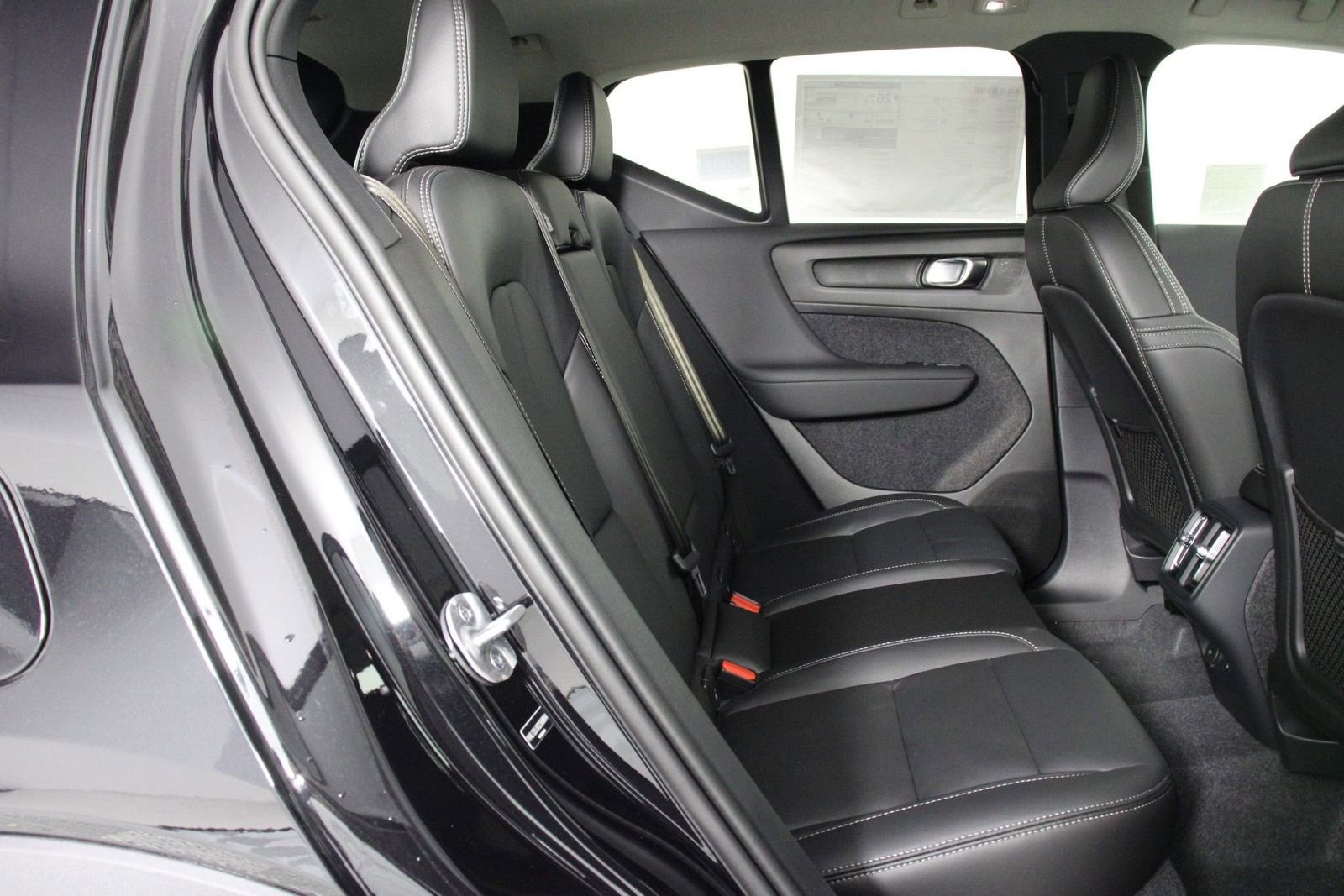 New 2025 Volvo XC40 B5 Core w/ Climate Package image 11