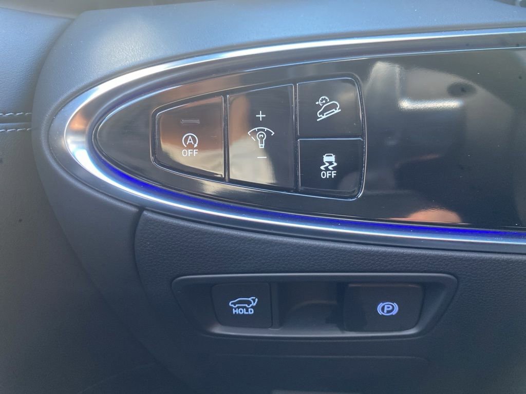 Certified 2025 Genesis GV70 3.5T Sport w/ Sport Advanced Package image 22