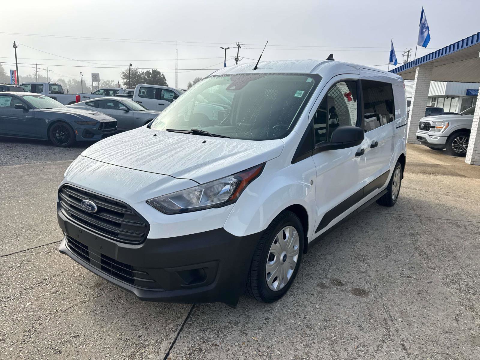 Used 2022 Ford Transit Connect XL image 3