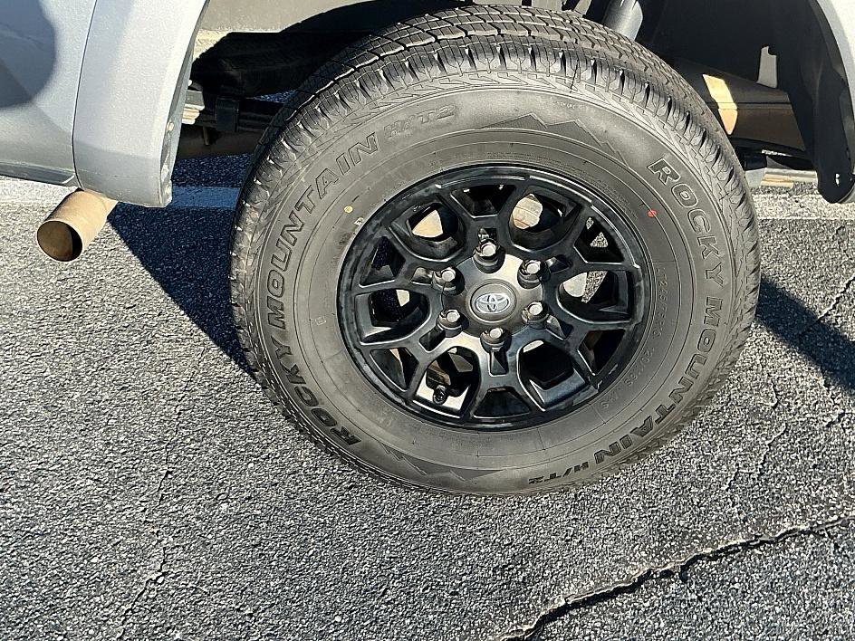 Used 2021 Toyota Tacoma SR5 image 9