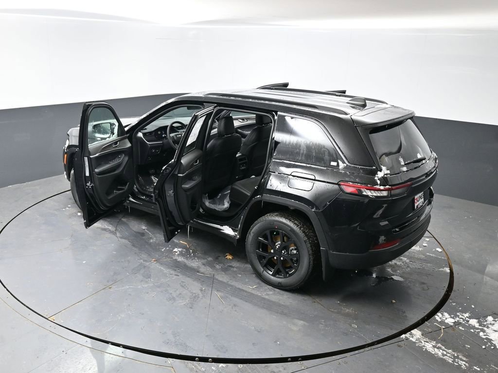 New 2026 Jeep Grand Cherokee Altitude image 48