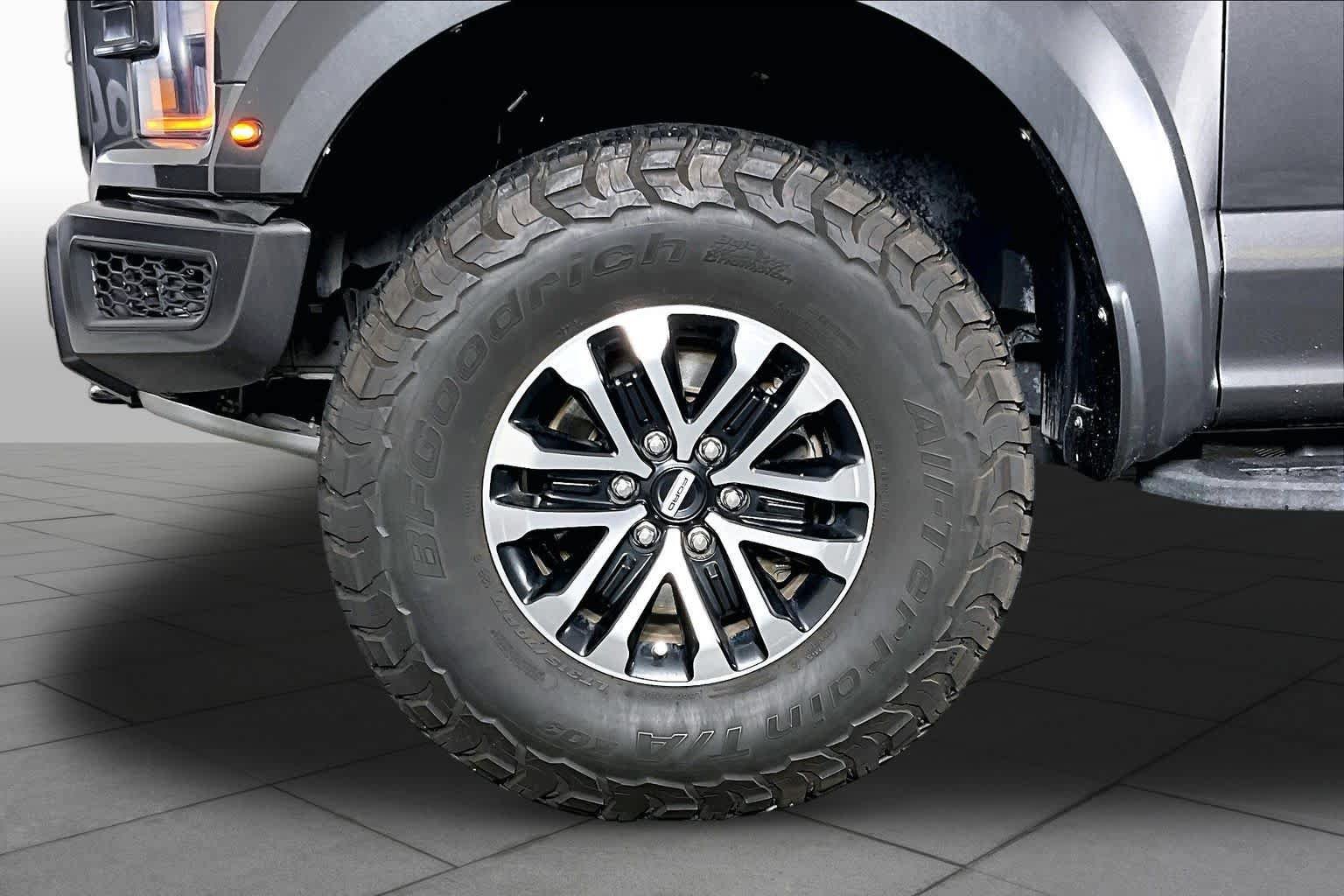 Used 2019 Ford F150 Raptor w/ Equipment Group 802A Luxury AWD/4WD image 11
