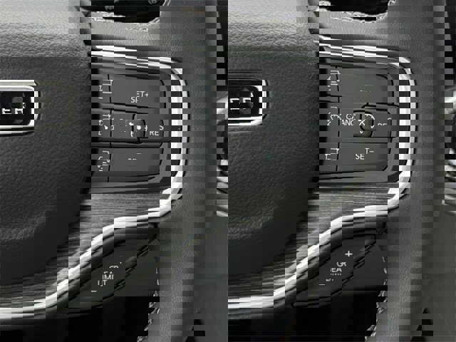 Used 2024 Jeep Wagoneer L Series III w/ Premium Group I image 14