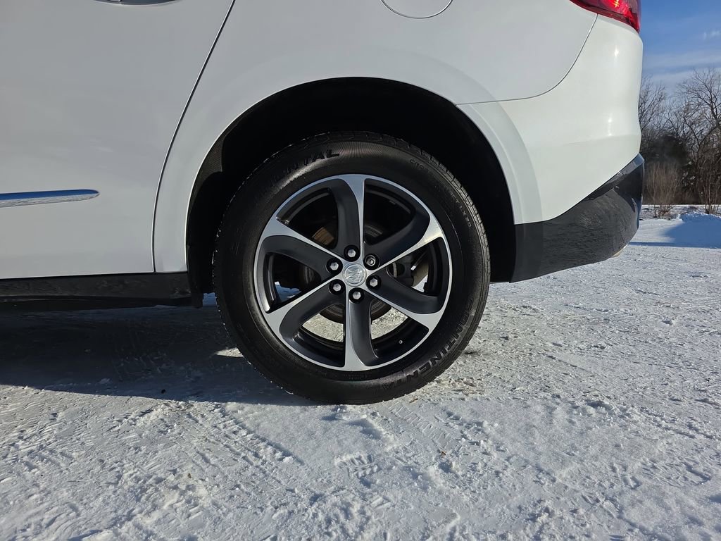 Used 2021 Buick Enclave Essence image 36