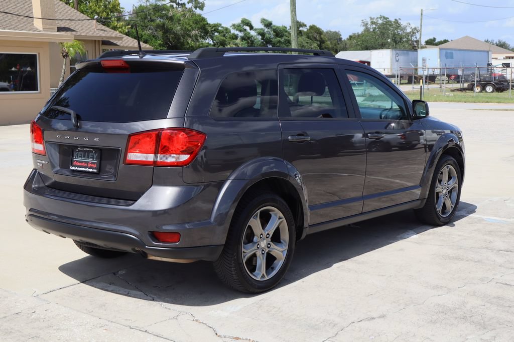Used 2019 Dodge Journey SE FWD image 9