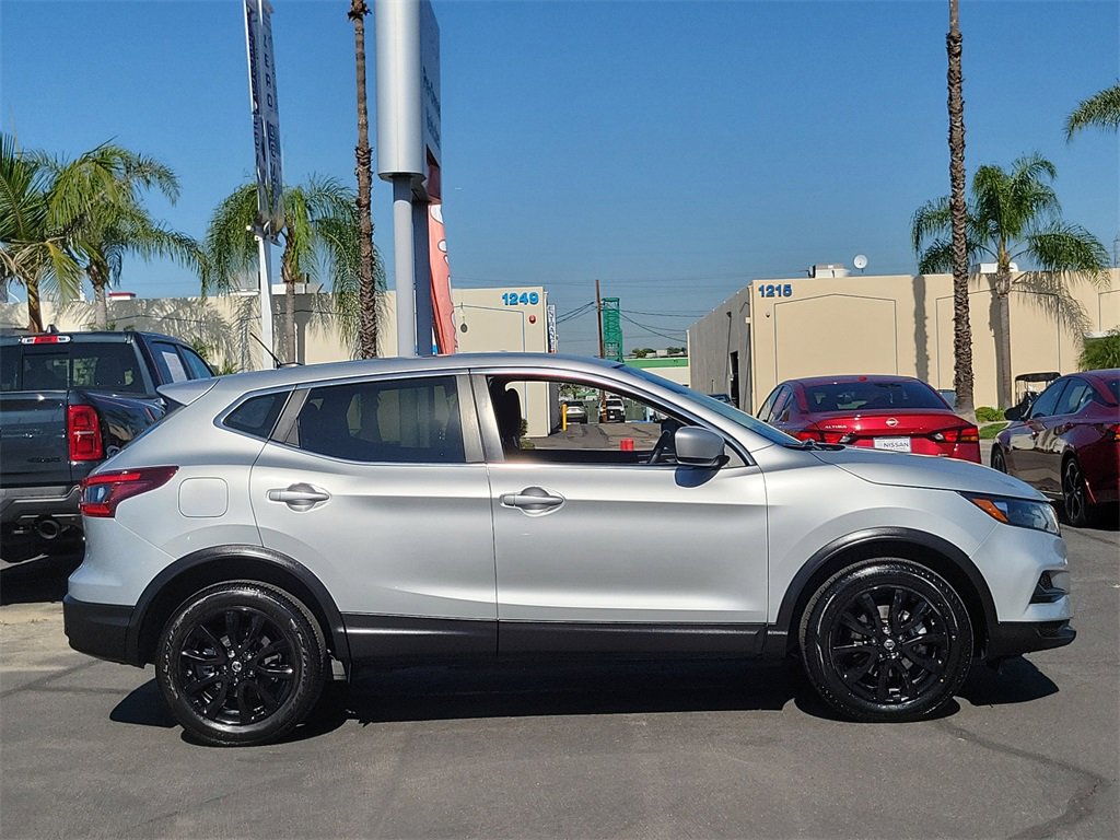 Used 2021 Nissan Rogue Sport S image 27