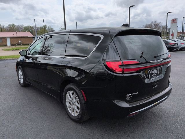 Used 2024 Chrysler Pacifica Touring-L image 5