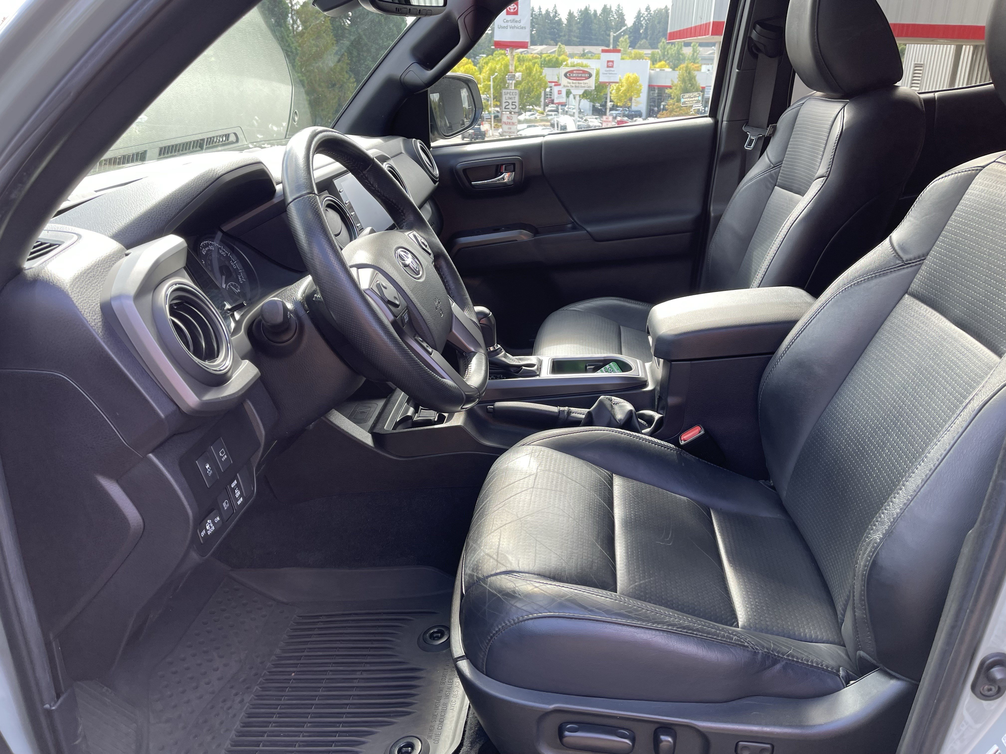 Certified 2022 Toyota Tacoma TRD Off-Road w/ TRD Premium Off Road Package AWD/4WD image 11