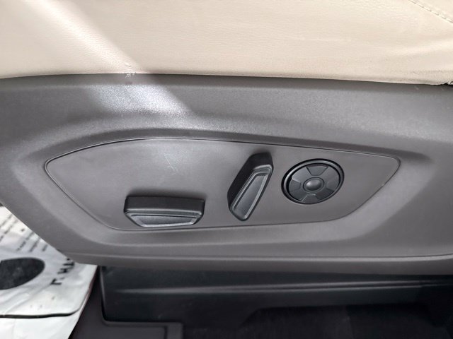 Used 2022 Ford Explorer Platinum w/ Equipment Group 601A AWD/4WD image 19