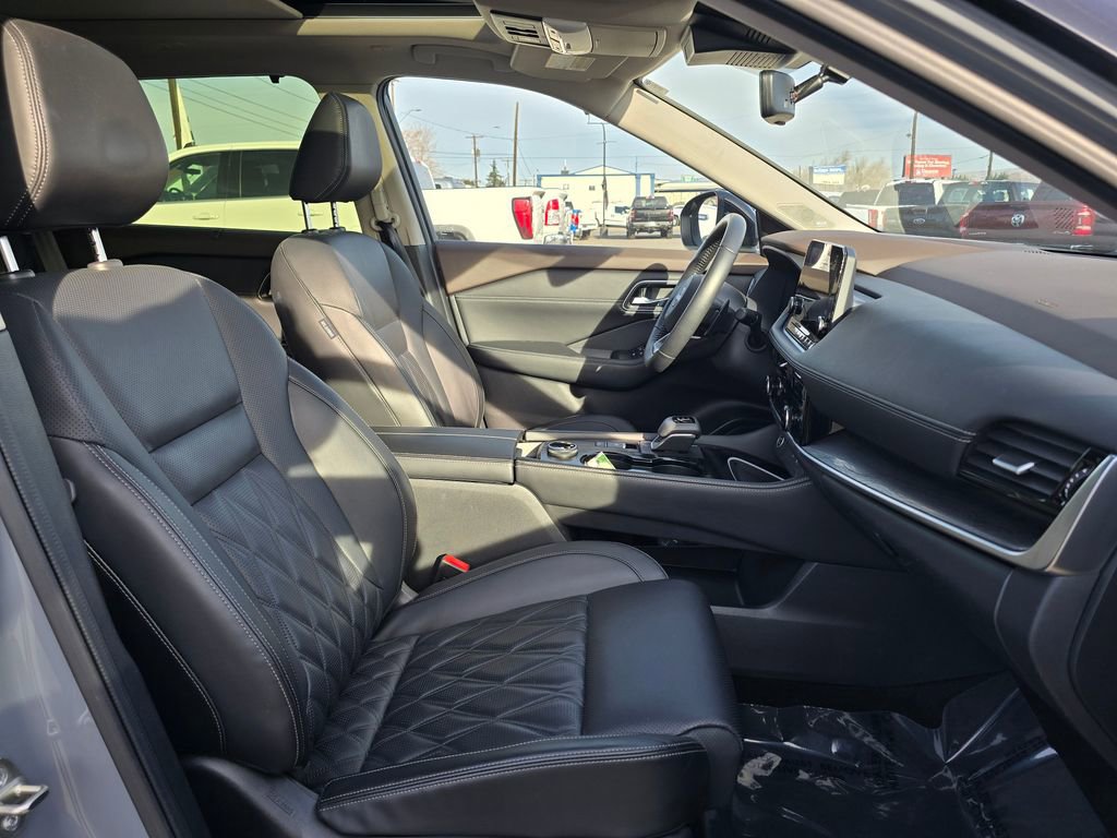 Used 2023 Nissan Rogue Platinum w/ Platinum Premium Package image 10