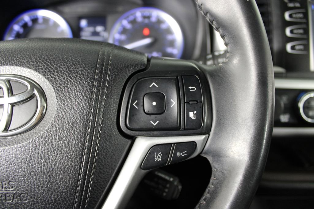 Used 2019 Toyota Highlander XLE w/ Protection Package #3 image 27