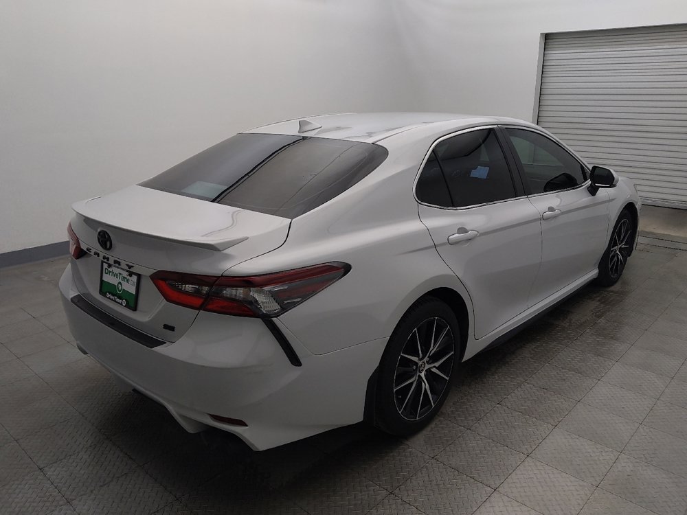 Used 2024 Toyota Camry SE image 9