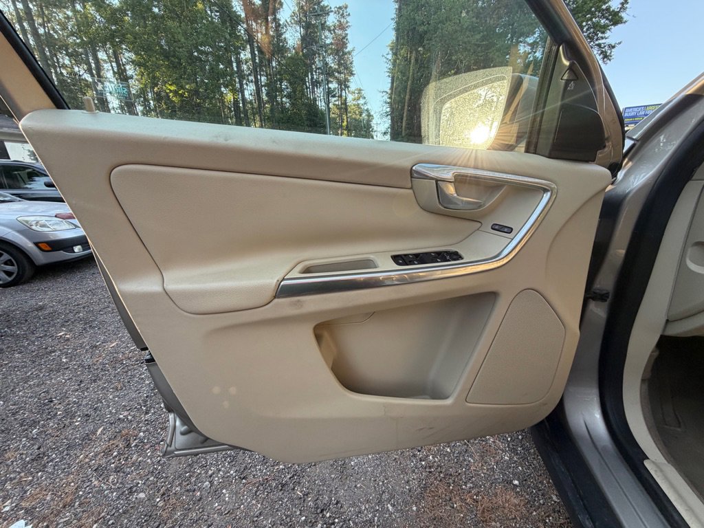 Used 2013 Volvo XC60 T6 AWD/4WD image 16