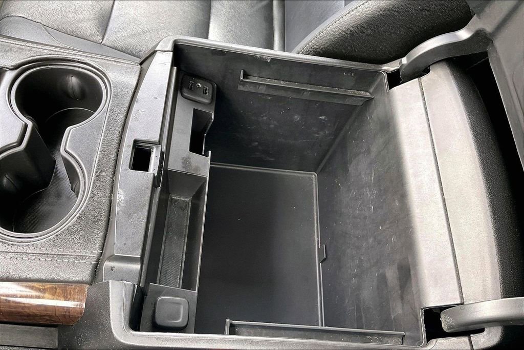 Used 2020 Chevrolet Suburban LT RWD image 26