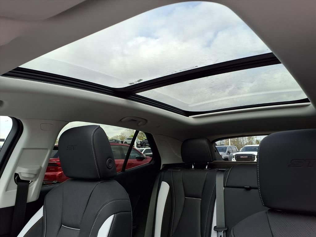 New 2026 Buick Envision Sport Touring image 16