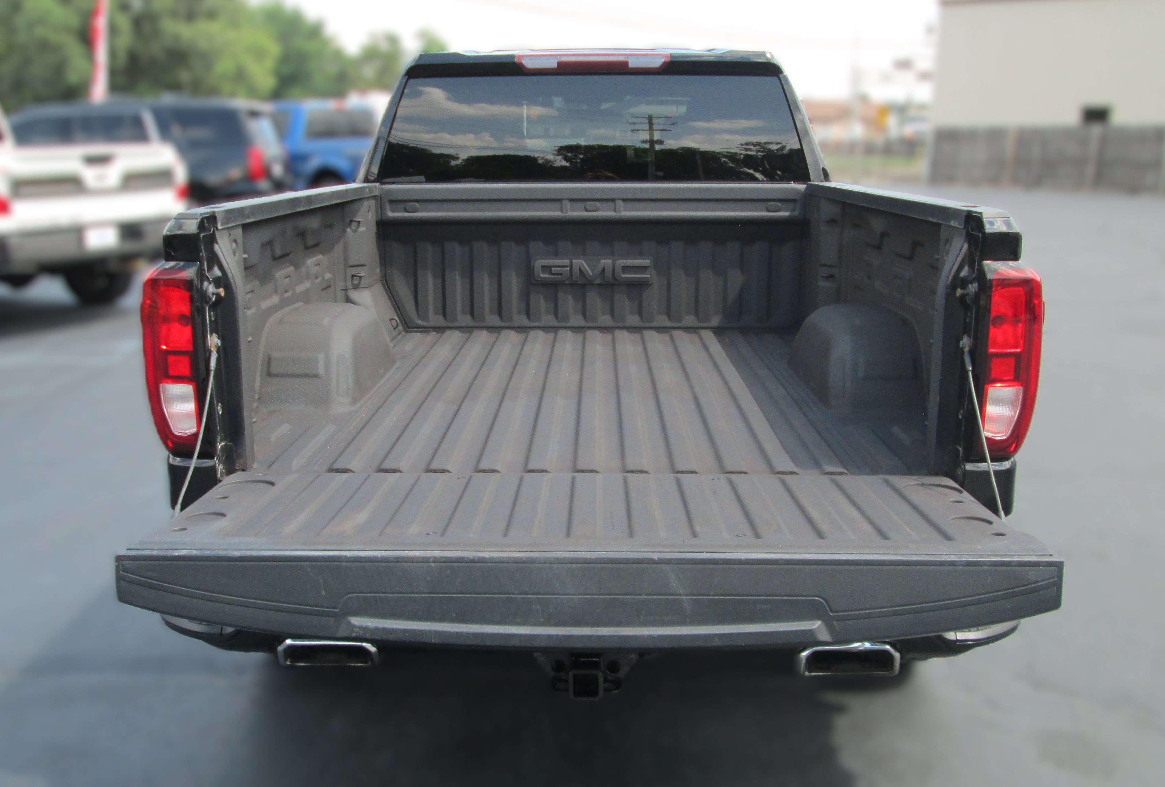 Used 2021 GMC Sierra 1500 Elevation w/ X31 Off-Road Package AWD/4WD image 8